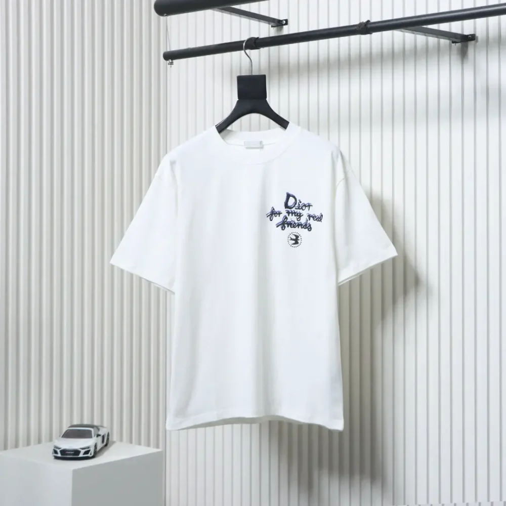 Kurzärmliges T-Shirt mit Friedenstaube