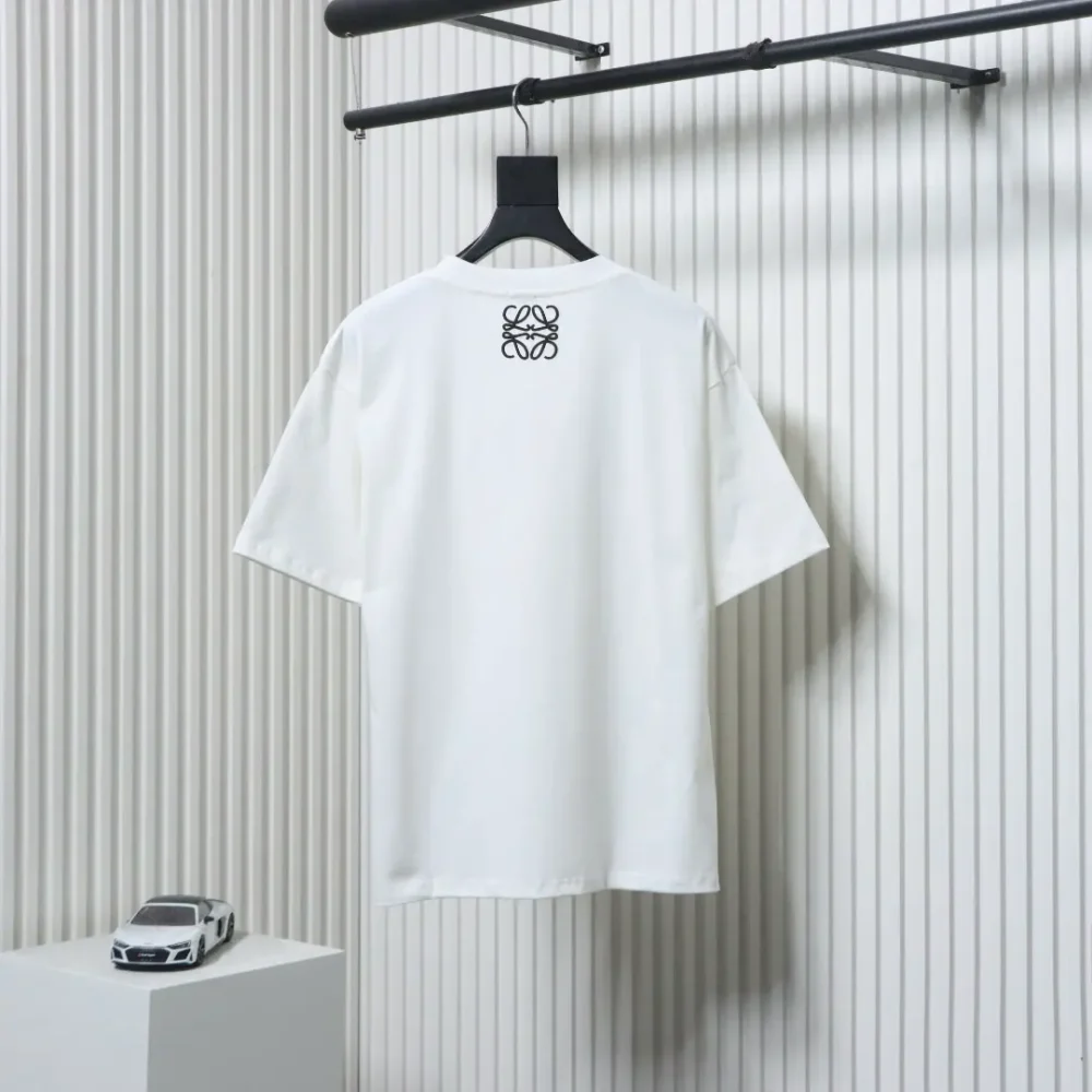 Kurzärmliges T-Shirt mit charakteristischem Schriftzug – Bild 2