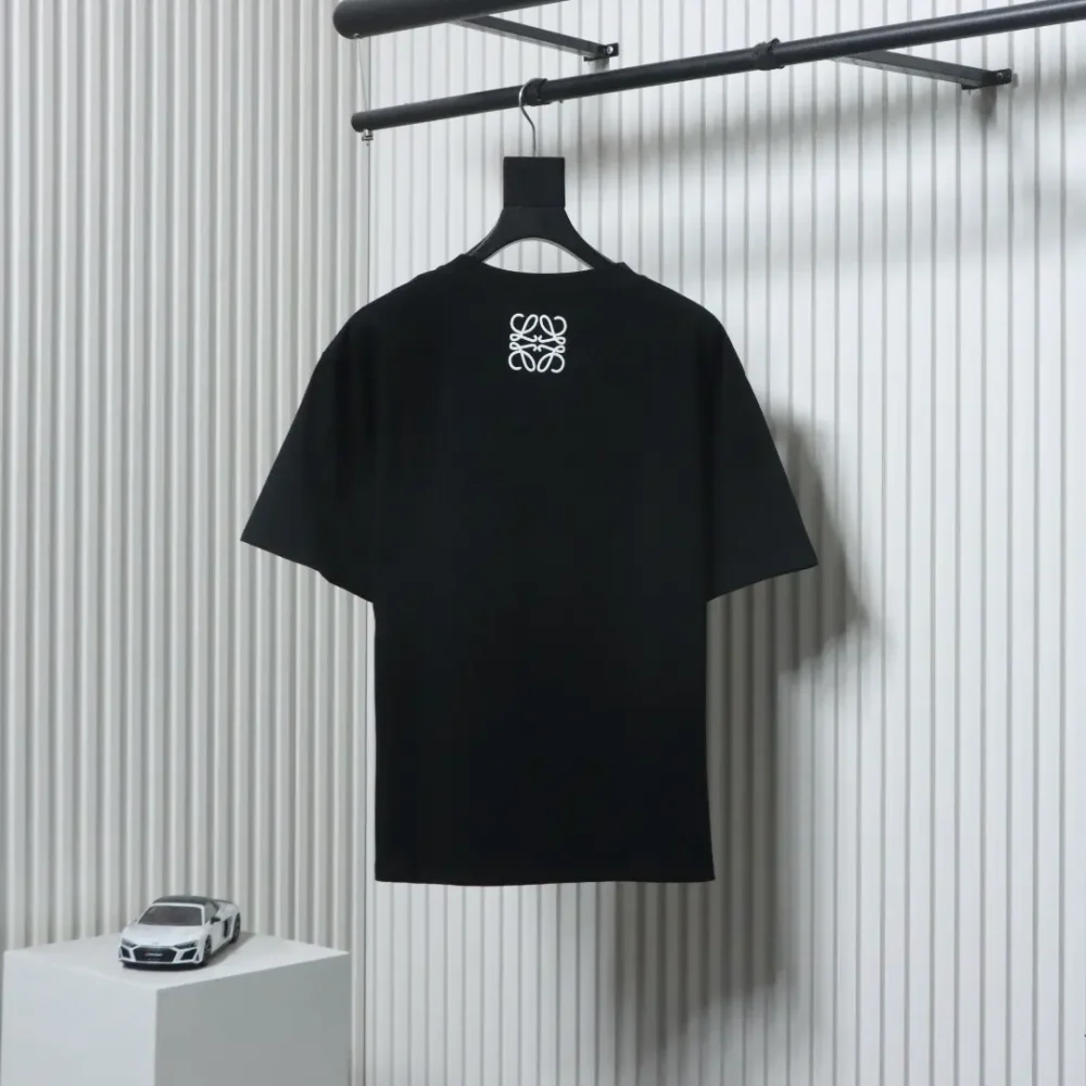 Kurzärmliges T-Shirt mit charakteristischem Schriftzug – Bild 11