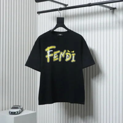 Kurzarm-T-Shirt mit Doppelbuchstaben