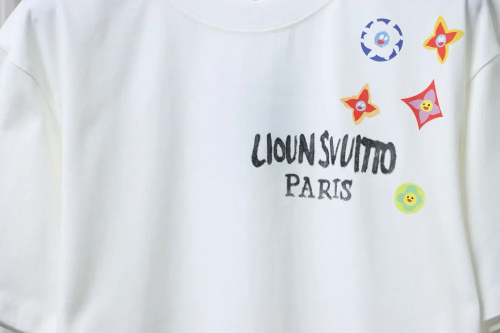 Kurzarm-T-Shirt mit Farbetikett an der Schulter – Bild 17