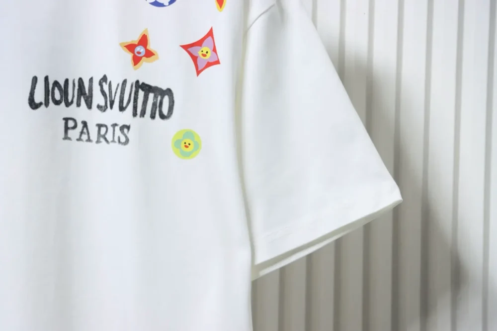 Kurzarm-T-Shirt mit Farbetikett an der Schulter – Bild 19