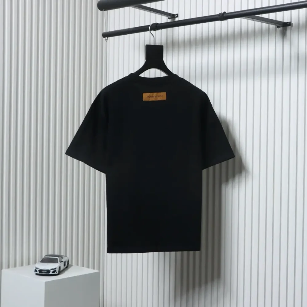 Kurzarm-T-Shirt mit Farbetikett an der Schulter – Bild 2