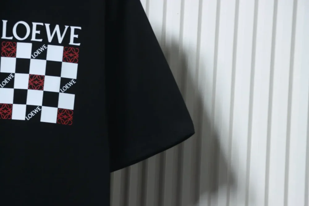 Kurzarm-T-Shirt mit Schachbrettmuster – Bild 6