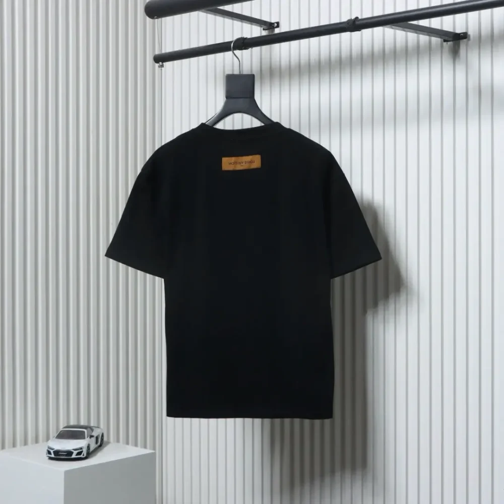 Kurzarm-T-Shirt mit vierblättrigem Kleeblatt – Bild 2