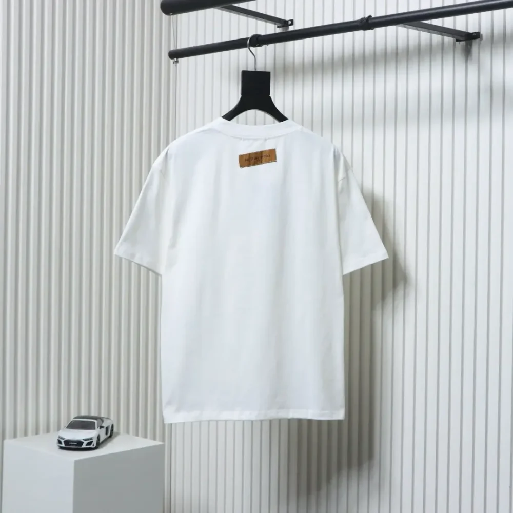 Kurzarm-T-Shirt mit vierblättrigem Kleeblatt – Bild 14