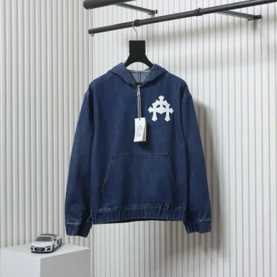 Langärmlige Jacke mit aufgesetzter Kapuze und halbem Reißverschluss