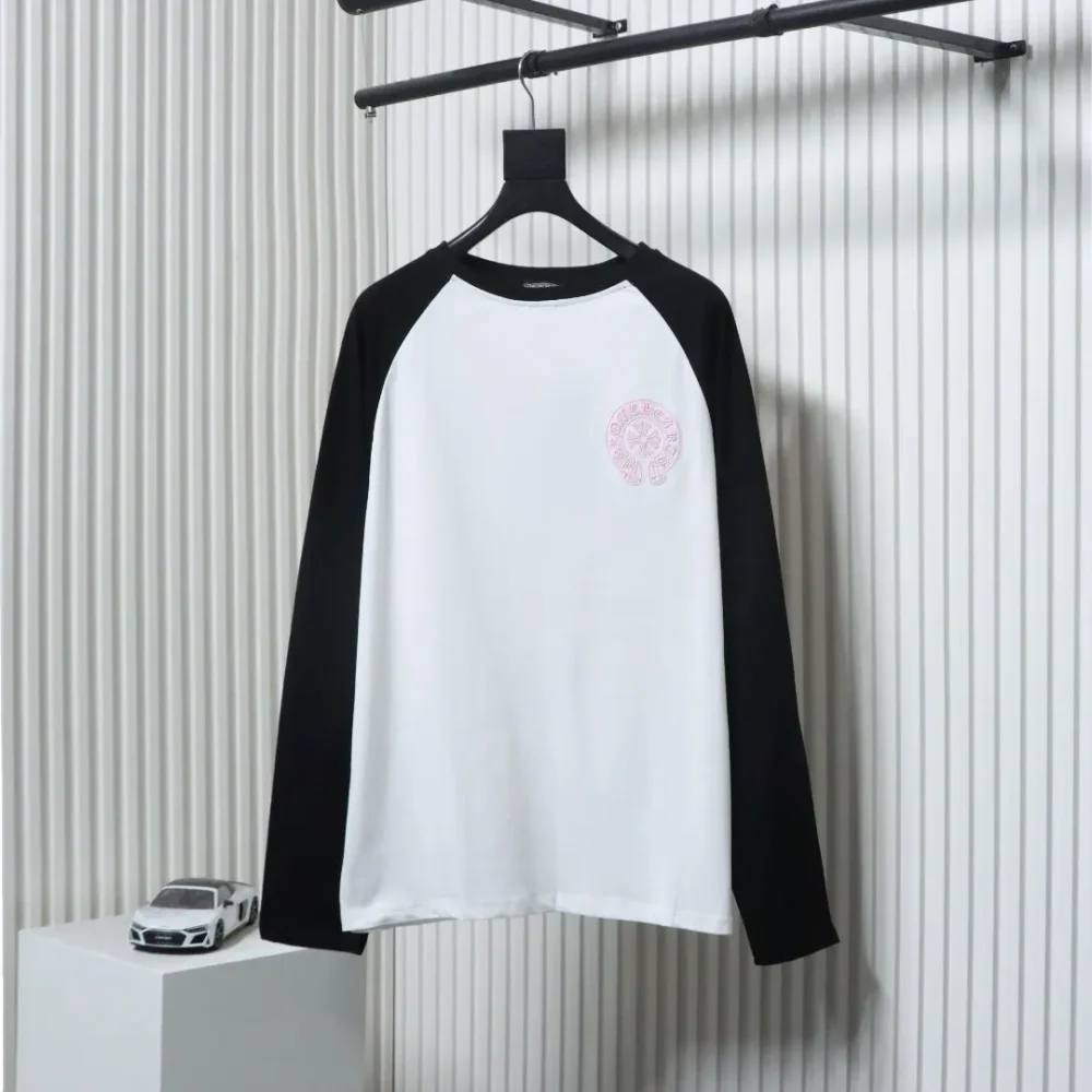 Langärmliges T-Shirt mit besticktem Hufeisen-Patchwork – Bild 13