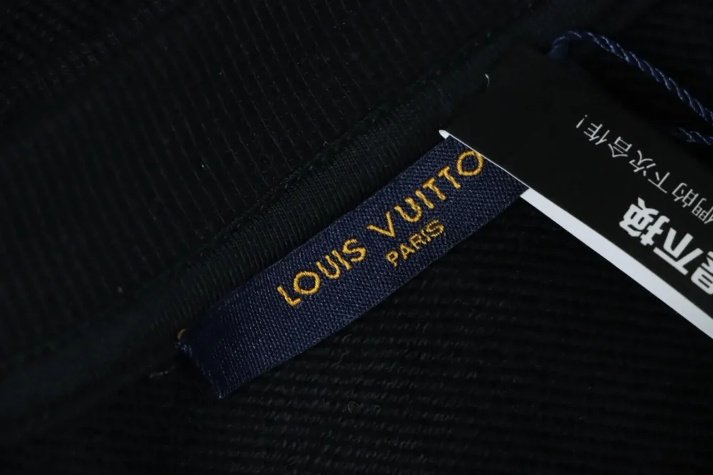 Langarm-T-Shirt mit Rundhalsausschnitt und Monogramm-Nähten – Bild 8