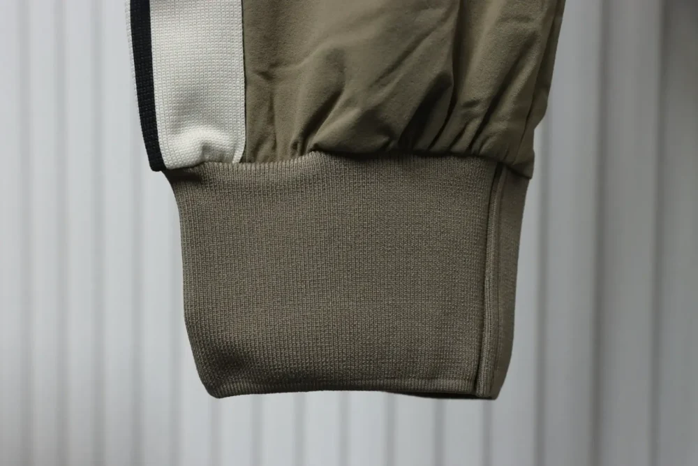 Moncler-Hose mit Weblogo – Bild 5