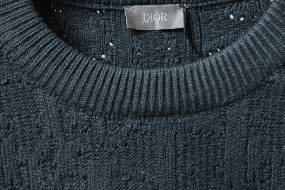Neu eingetroffener grauer Allover-Jacquard-Strickpullover – Bild 5