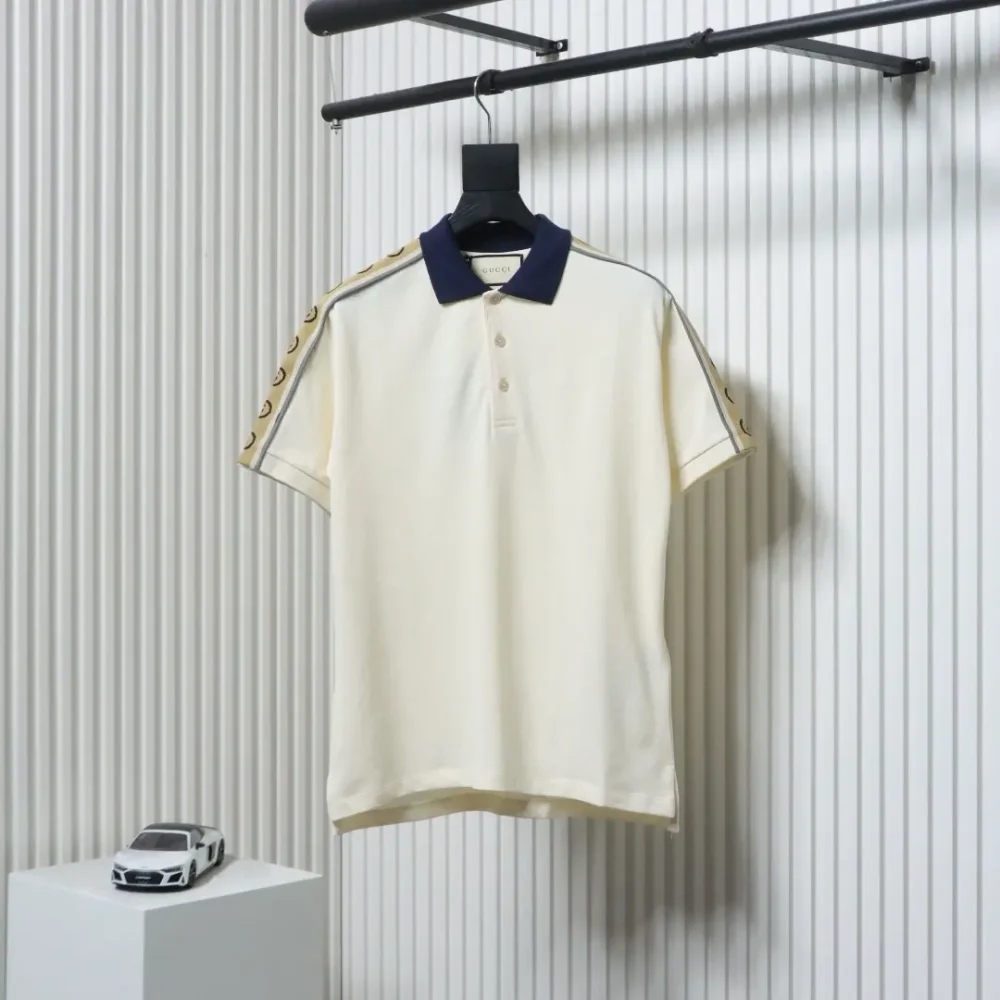 Poloshirt mit reflektierendem Gurtband und kurzen Ärmeln