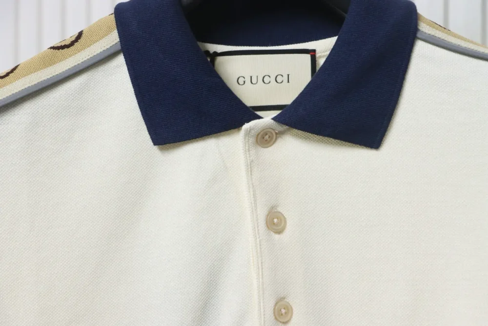 Poloshirt mit reflektierendem Gurtband und kurzen Ärmeln – Bild 4
