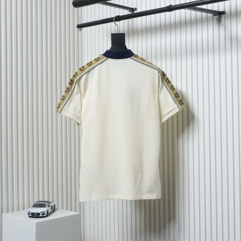 Poloshirt mit reflektierendem Gurtband und kurzen Ärmeln – Bild 2
