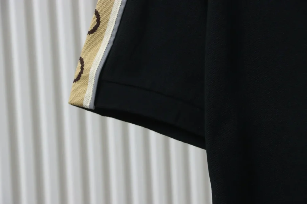Poloshirt mit reflektierendem Gurtband und kurzen Ärmeln – Bild 18