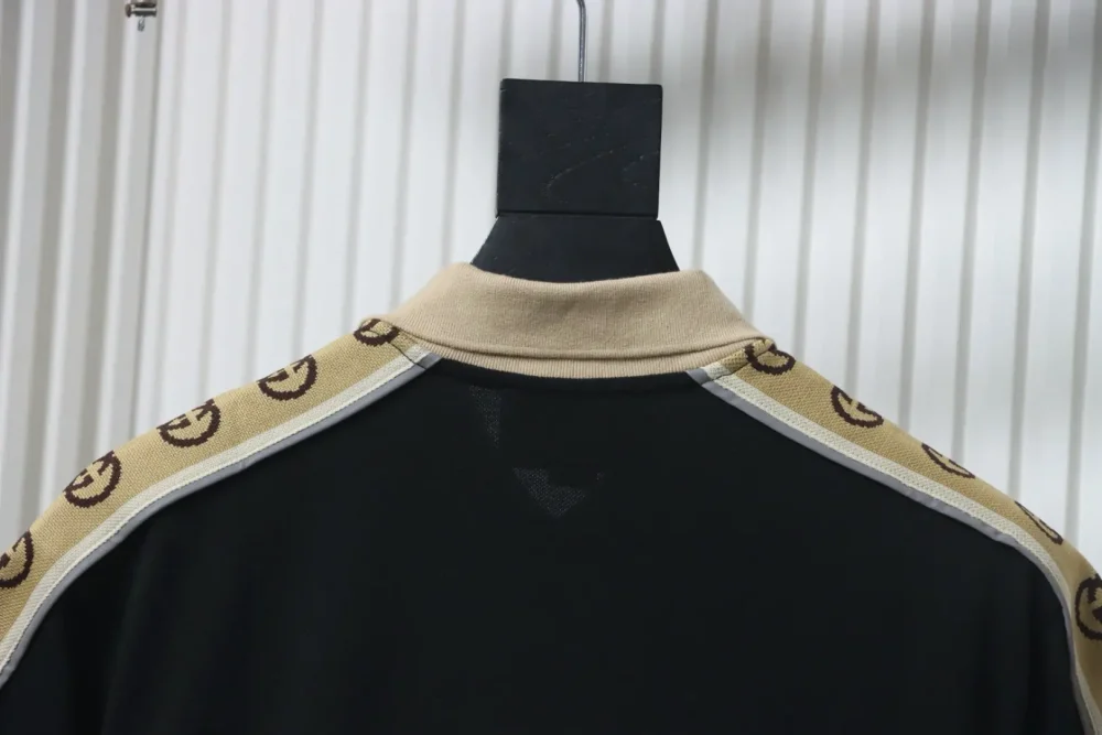 Poloshirt mit reflektierendem Gurtband und kurzen Ärmeln – Bild 15
