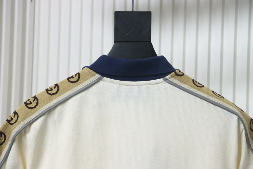 Poloshirt mit reflektierendem Gurtband und kurzen Ärmeln – Bild 5