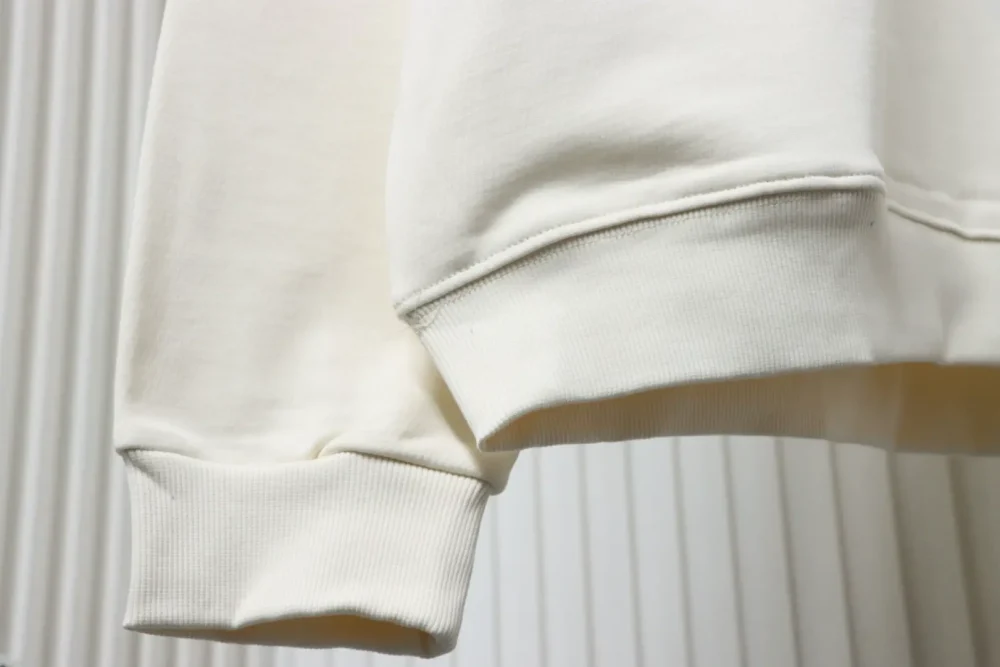 Pullover-Sweatshirt mit Rundhalsausschnitt und gelbem Enten-Print auf der Rückseite – Bild 6