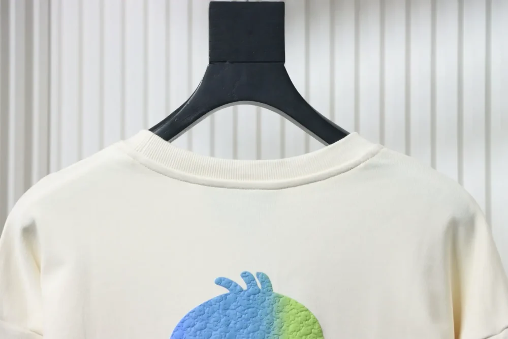 Pullover-Sweatshirt mit Rundhalsausschnitt und gelbem Enten-Print auf der Rückseite – Bild 4