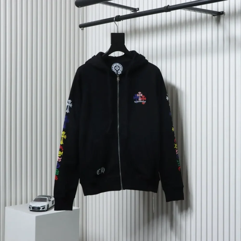 Reißverschlussjacke mit buntem Kreuzdruck