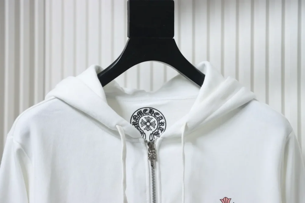 Reißverschlussjacke mit buntem Kreuzdruck – Bild 3