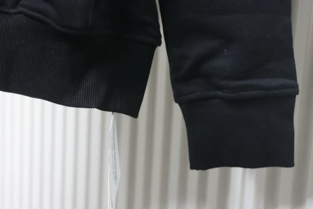 Reißverschlussjacke mit buntem Kreuzdruck – Bild 15