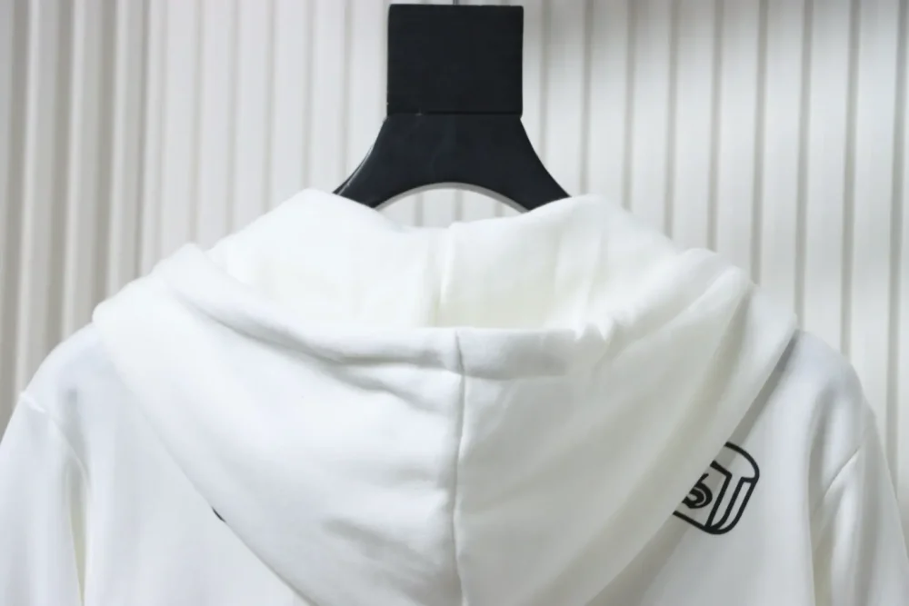 Reißverschlussjacke mit buntem Kreuzdruck – Bild 4