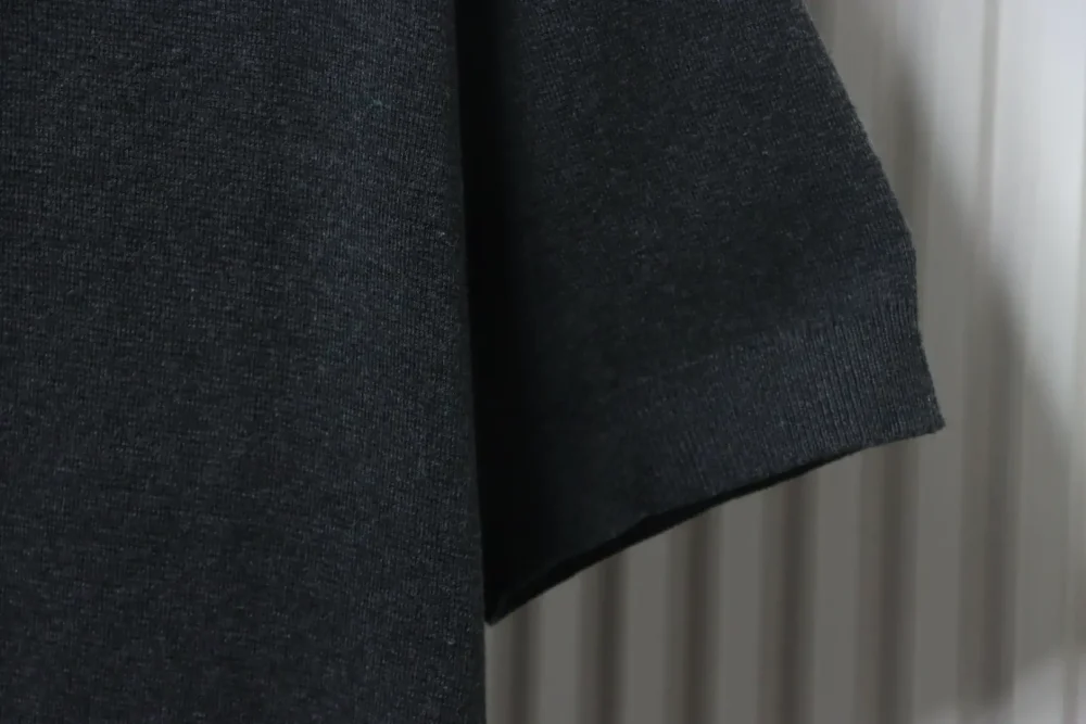 Rot-grünes Poloshirt mit Jacquard-Kragen und kurzen Ärmeln – Bild 7