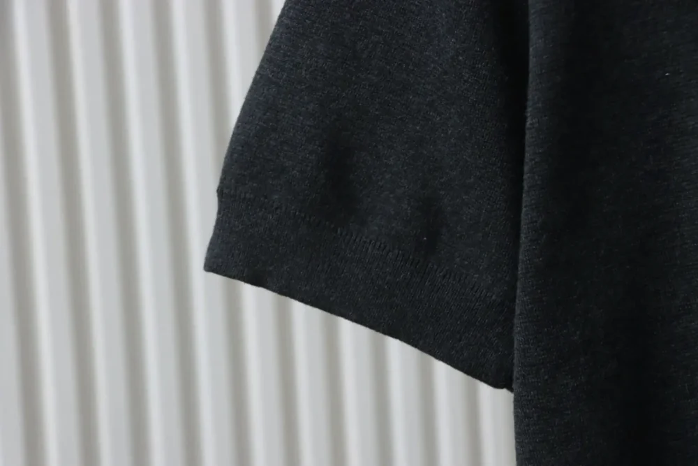 Rot-grünes Poloshirt mit Jacquard-Kragen und kurzen Ärmeln – Bild 6