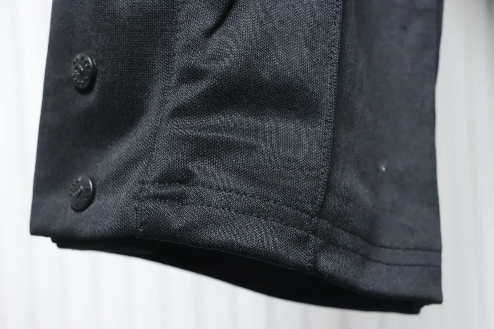 Schuluniform-Set mit hohler Doppel-G-Stickerei und halbem Reißverschluss – Bild 7
