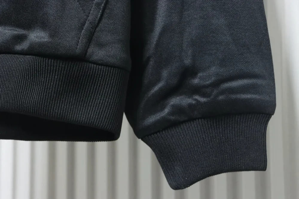 Schuluniformjacke mit hohler Doppel-G-Stickerei und halbem Reißverschluss – Bild 7