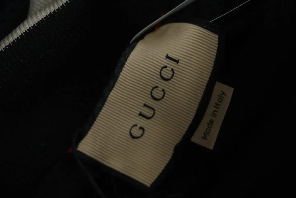 Schuluniformjacke mit hohler Doppel-G-Stickerei und halbem Reißverschluss – Bild 11