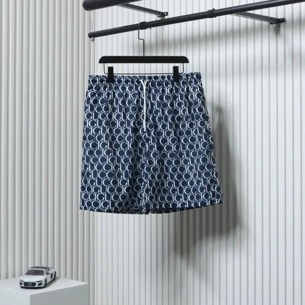 Shorts mit Allover-Barrage-Print