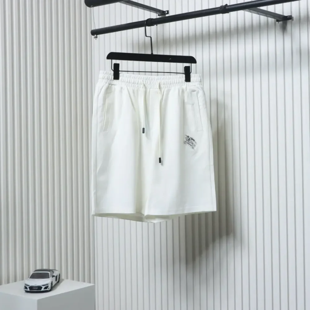 Shorts mit Warhorse-Stickerei und Print auf der Gesäßtasche