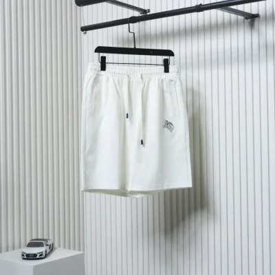 Shorts mit Warhorse-Stickerei und Print auf der Gesäßtasche