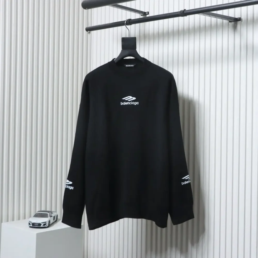 Skipullover mit Rundhalsausschnitt und 3B-Stickerei