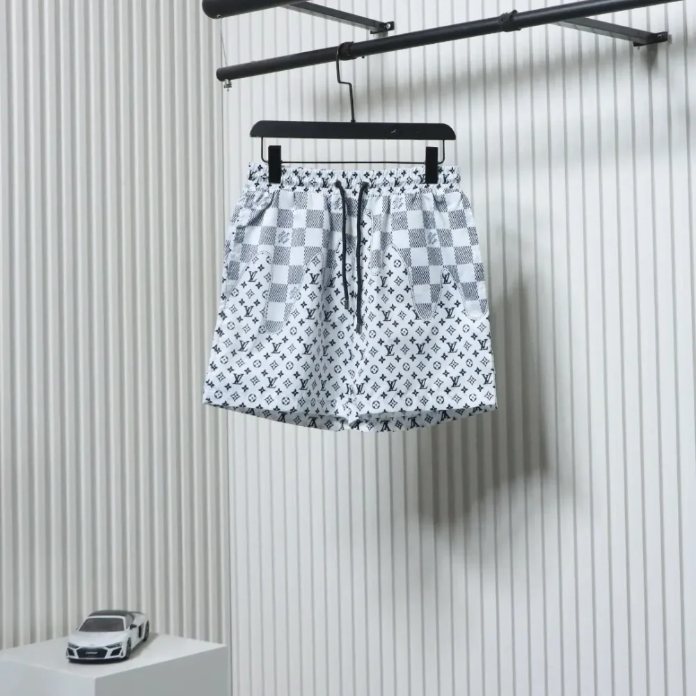 Strandshorts mit Schachbrett-Monogramm-Patchwork