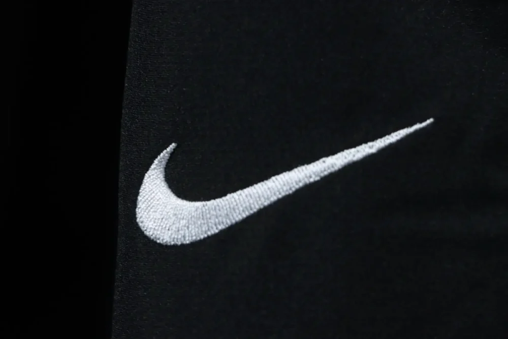 Supr1e.me 25ss-Kollaborationshose mit Swoosh-Muster – Bild 5