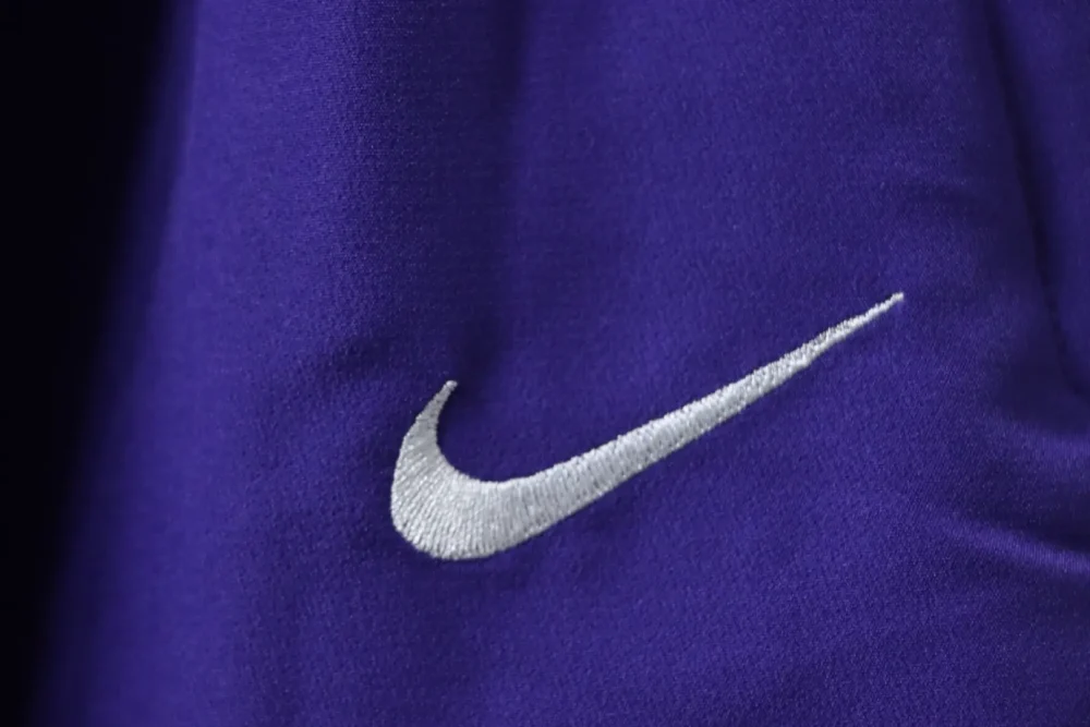 Supr1e.me 25ss-Kollaborationshose mit Swoosh-Muster – Bild 17