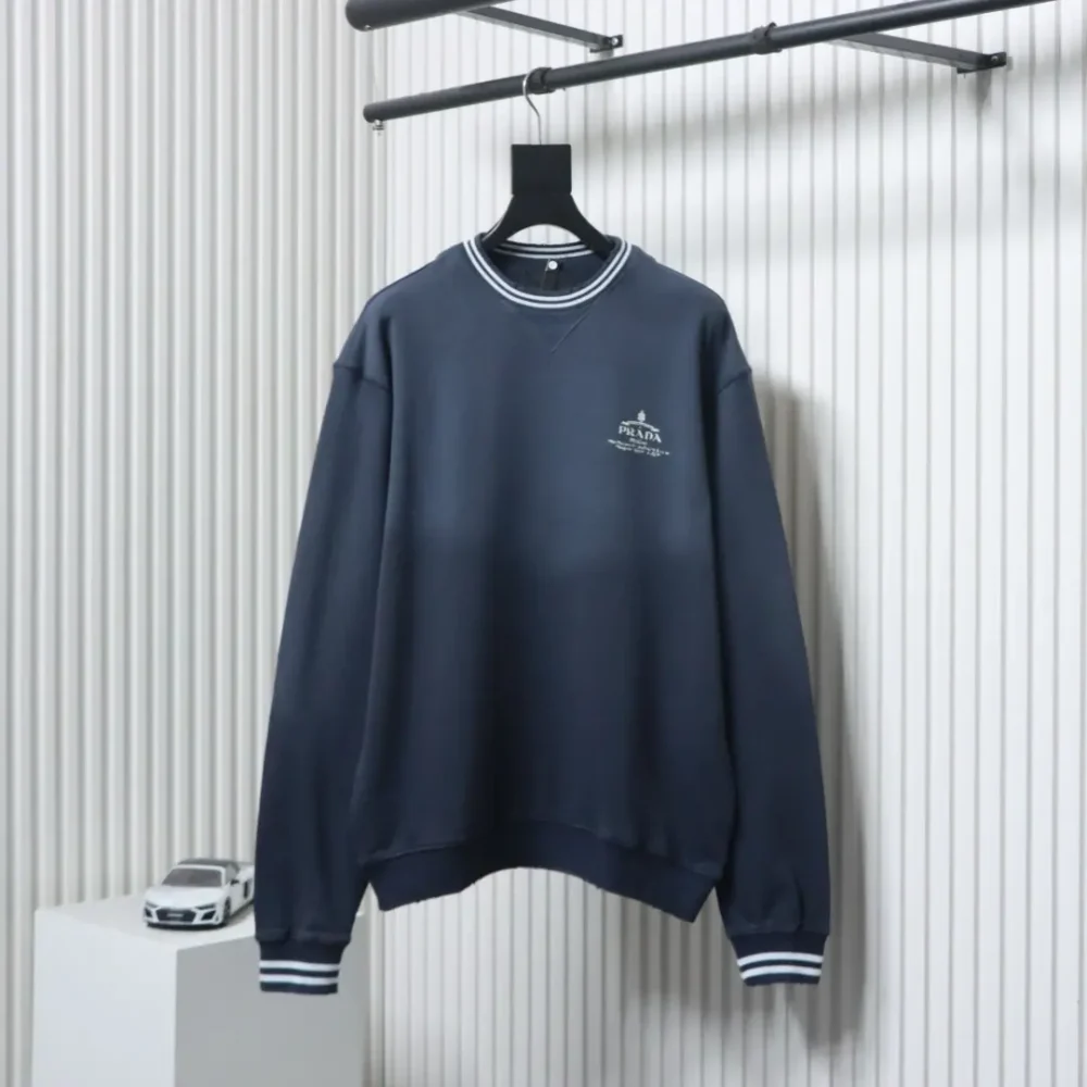 Sweatshirt mit verwaschenem Farbverlauf und Buchstabenstickerei