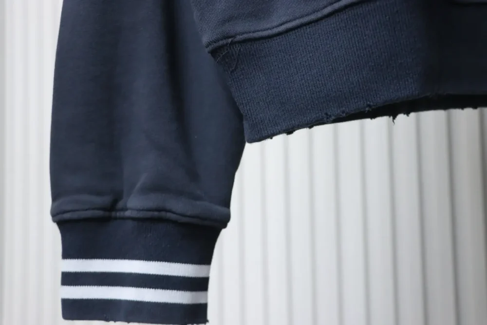 Sweatshirt mit verwaschenem Farbverlauf und Buchstabenstickerei – Bild 6