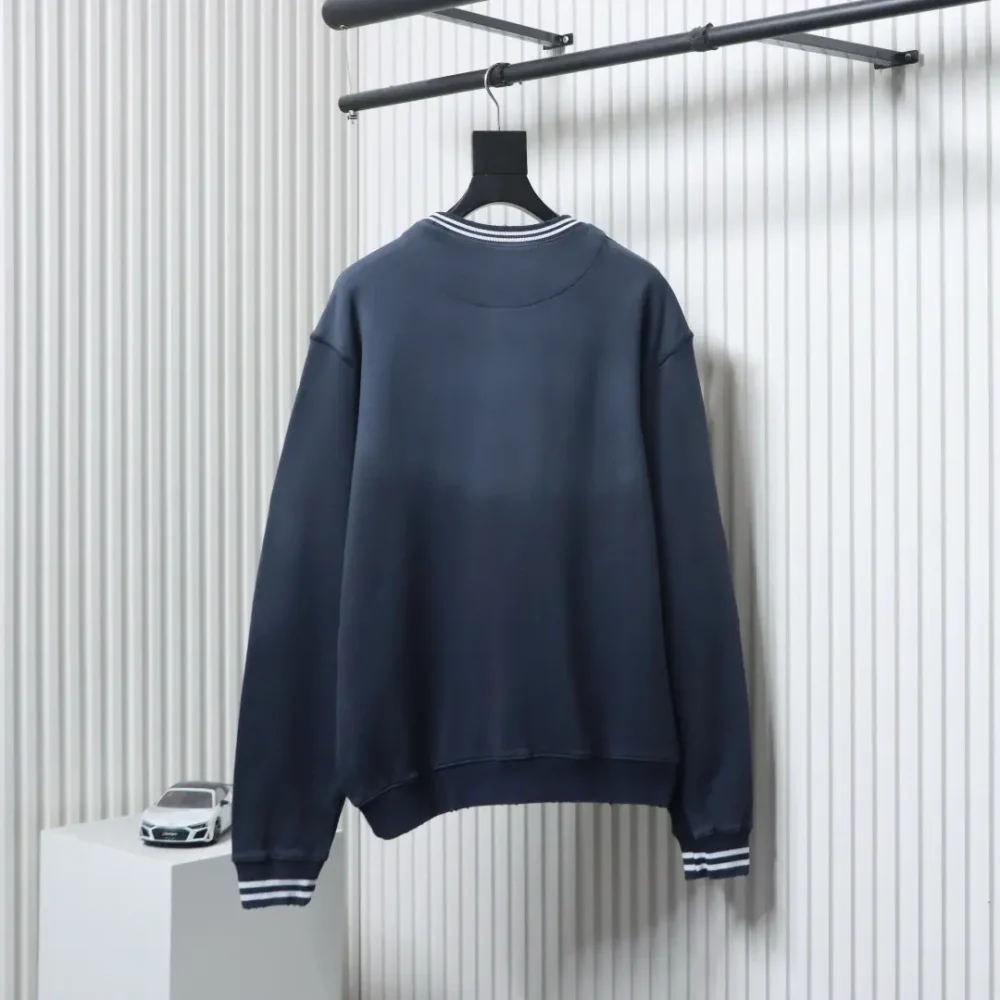Sweatshirt mit verwaschenem Farbverlauf und Buchstabenstickerei – Bild 2