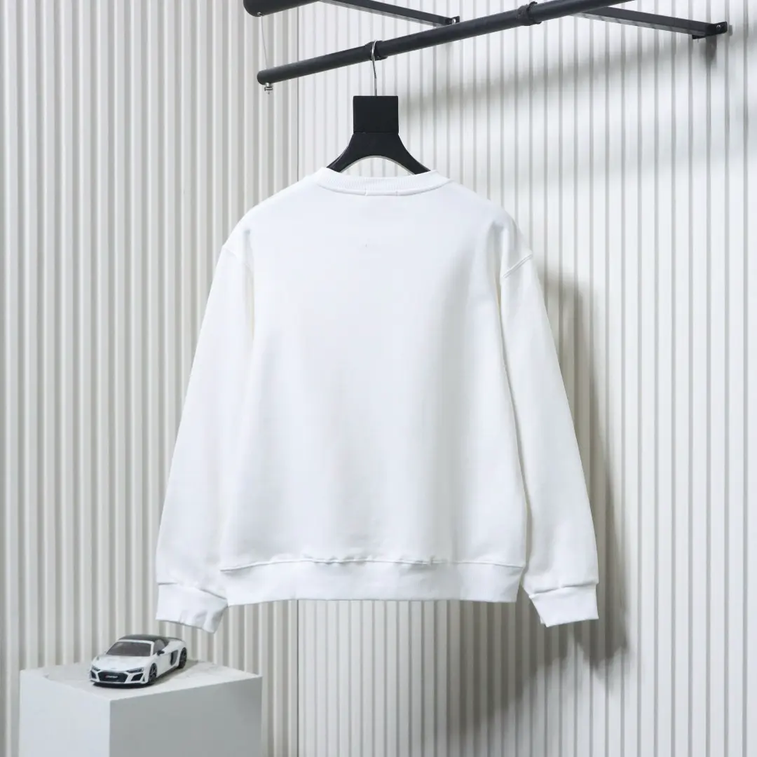 Ami Paris Sweatshirt mit Rundhalsausschnitt und ausgehöhltem Buchstaben – Bild 2