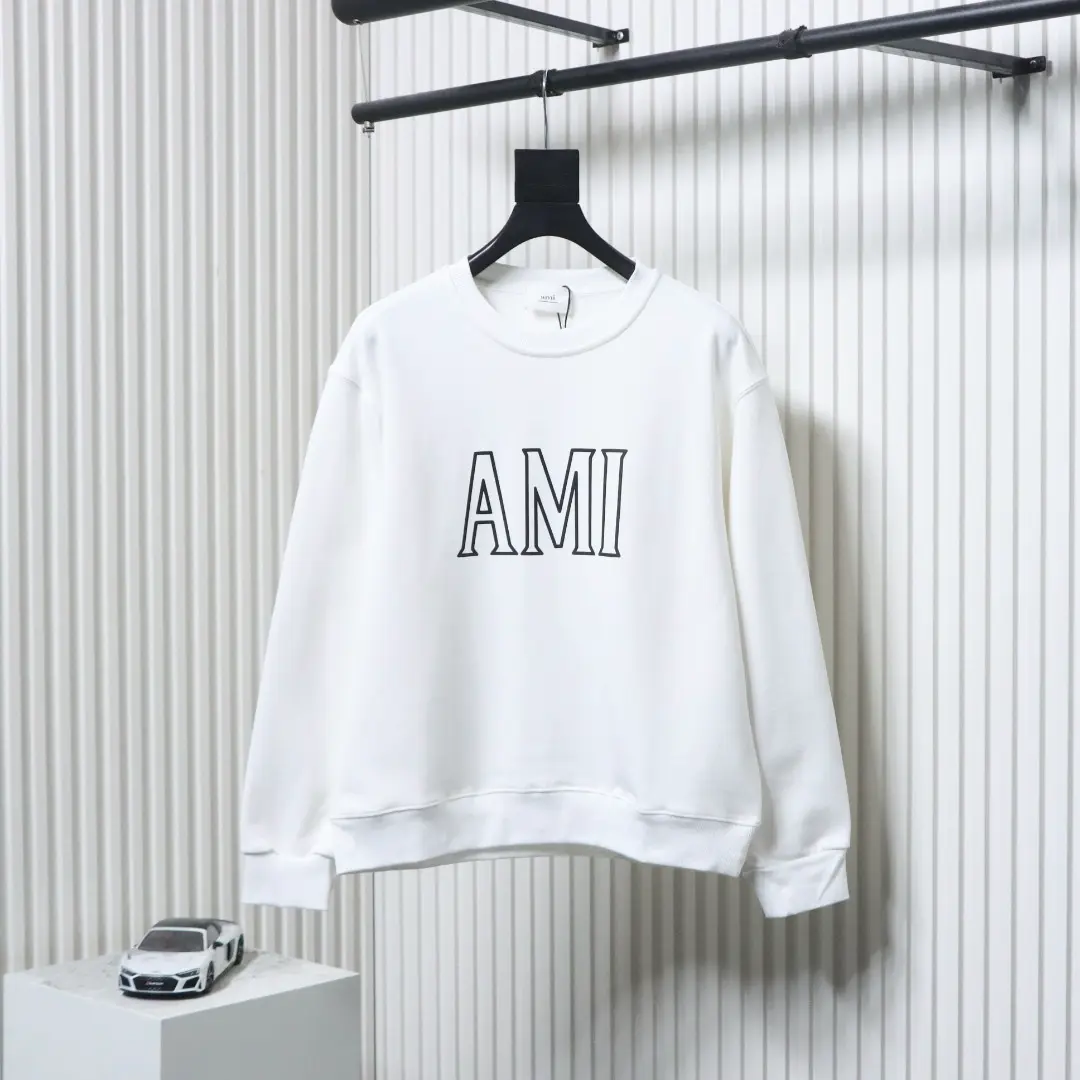 Ami Paris Sweatshirt mit Rundhalsausschnitt und ausgehöhltem Buchstaben