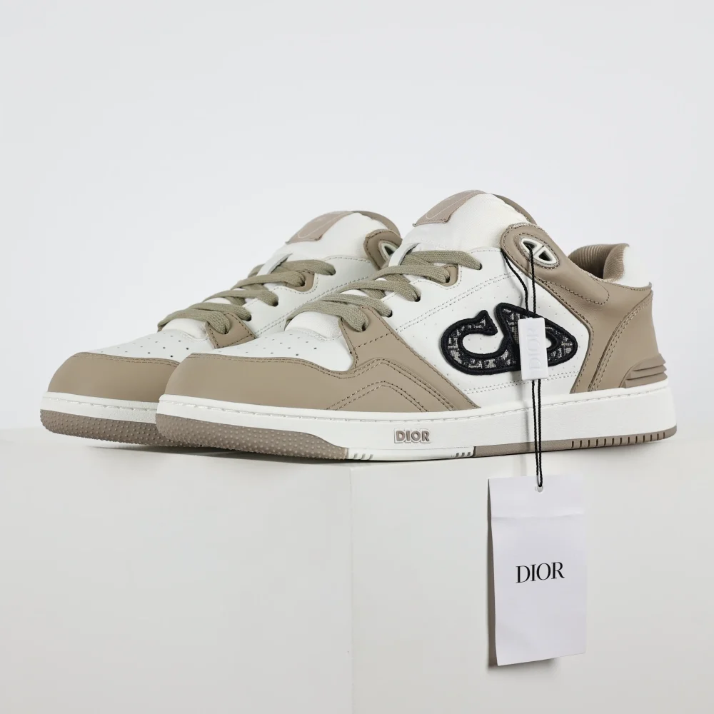 B57 Low-Top Sneaker Beige und Weiß – Bild 3