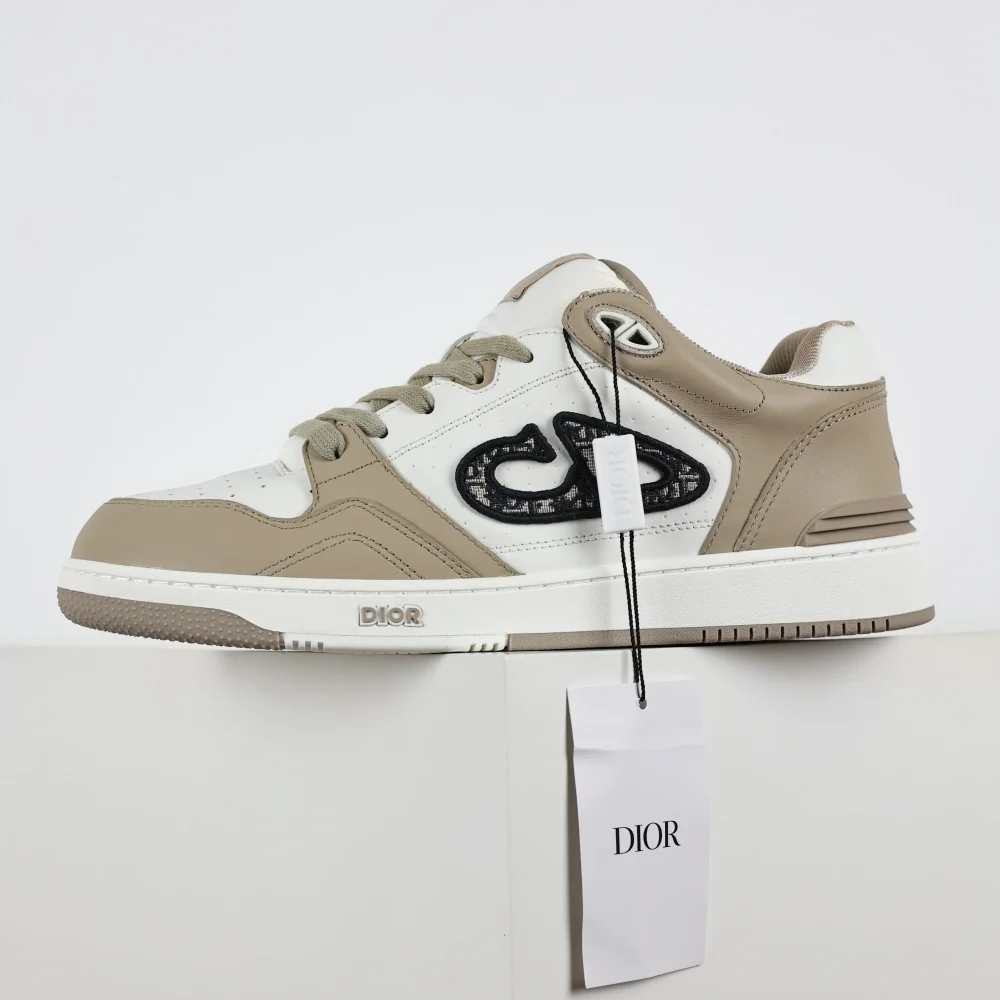 B57 Low-Top Sneaker Beige und Weiß – Bild 4