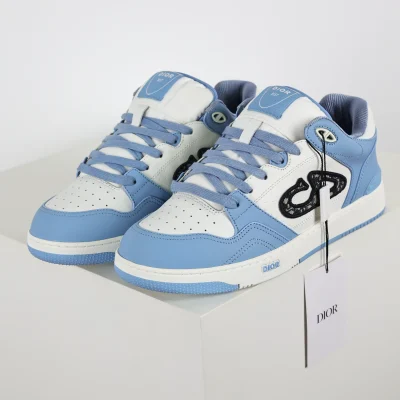 B57 Low „Oblique Light Blue“ Low-Top-Sneaker