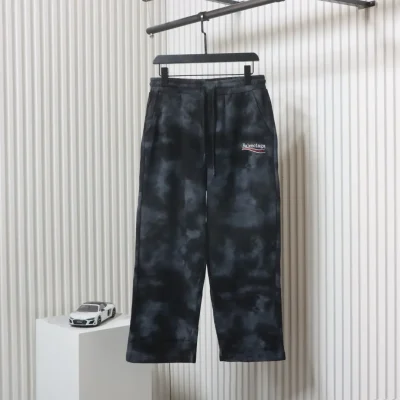 Balenciaga 24Fw bestickte, verwaschene Hose in Cola-Schlamm-Farbe