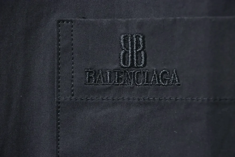 Balenciaga BLCG NANO BB besticktes Langarmhemd – Bild 7