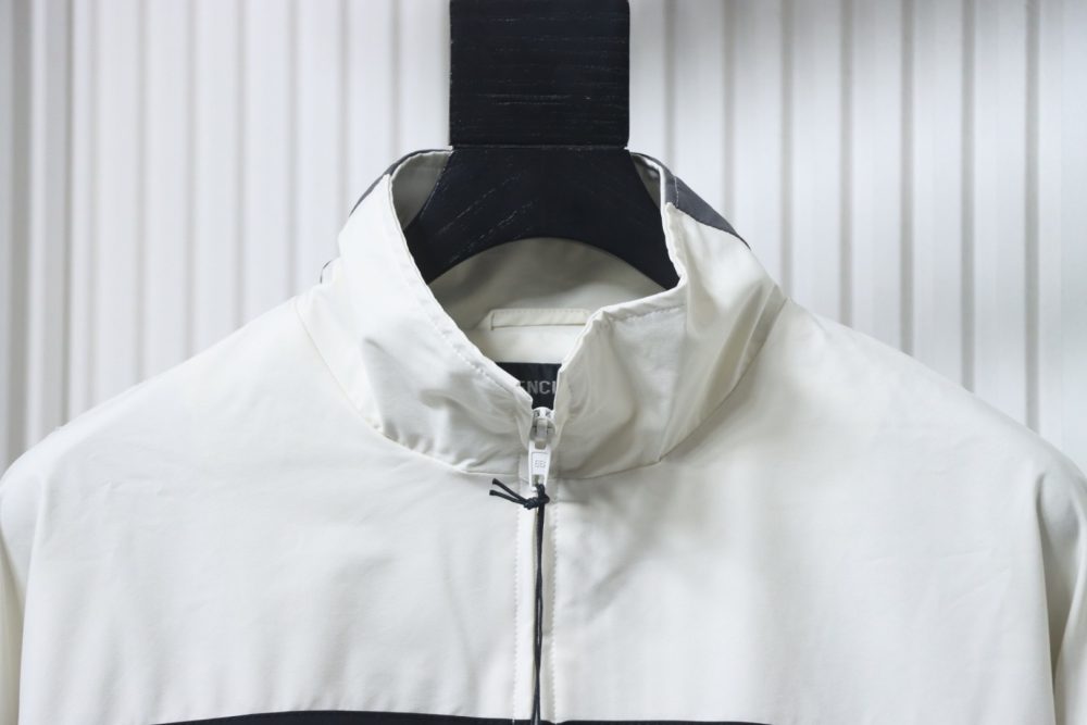 Balenciaga BLCG Sportanzugjacke in Destroyed-Optik in Weiß und Grau mit Doppelnaht – Bild 3